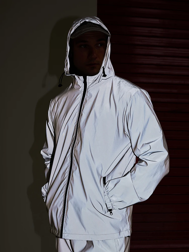 ReflectSafe™ Regenjacke – Hochreflektierend und Wetterfest für Damen und Herren.